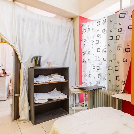 Charming In Amaliada, Greece With Private Entrance 아파트